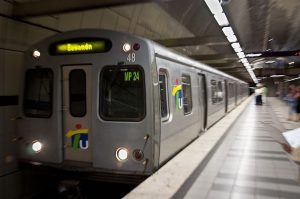 1200px-Tren_Urbano_Metro
